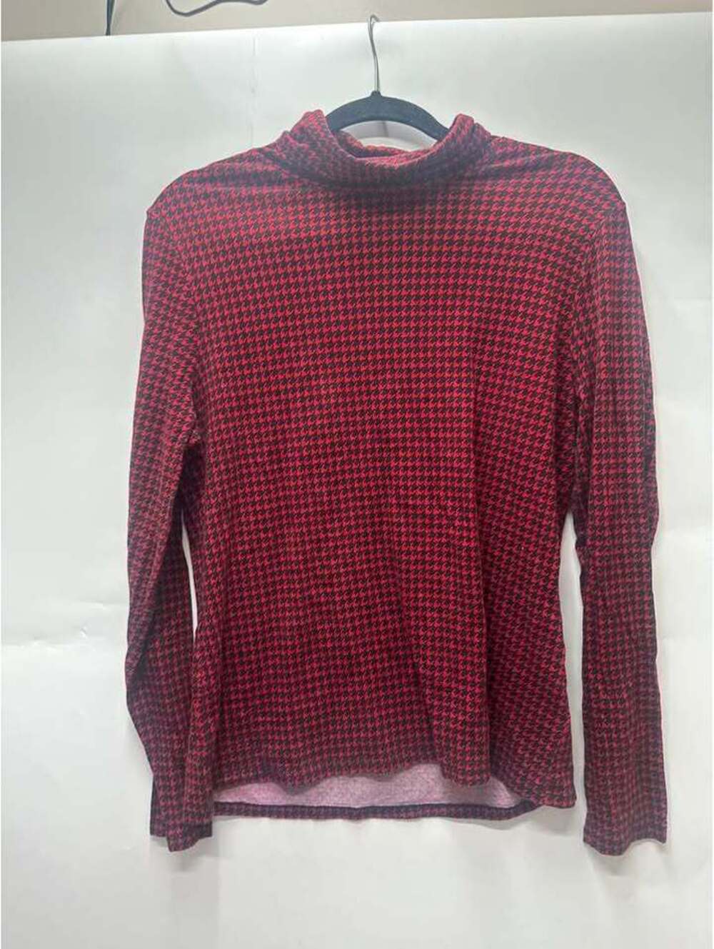 Talbots Red and Black Houndstooth Turtleneck Top size large